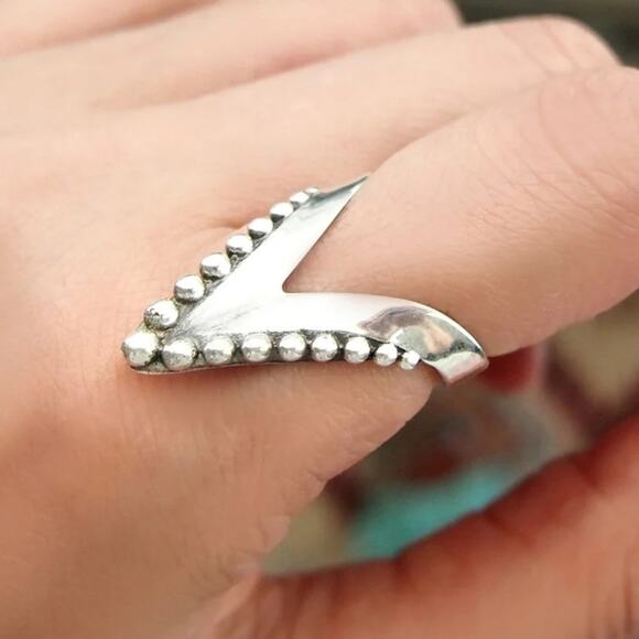 Full Finger Punk Ring Silver Plated Chevron Cuff, Retro V-Design - Picture 9 of 9